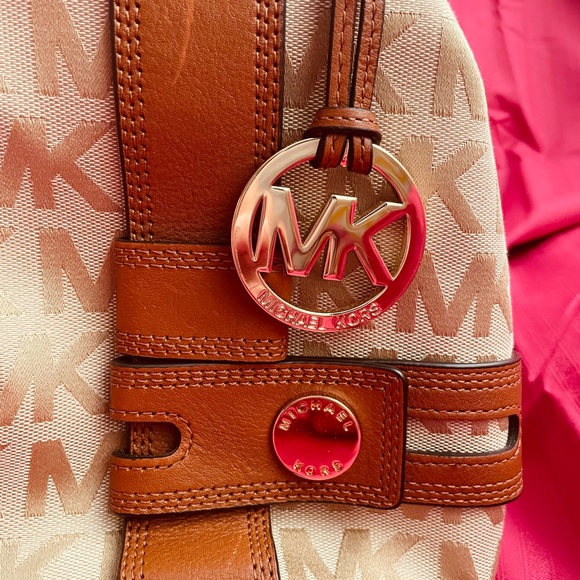 Authentic Michael Kors - Picture 4 of 5